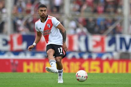 El defensor chileno Paulo Díaz volvería a ser titular ante Gimnasia.