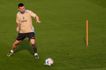 El delantero argentino Lionel Messi participa en un entrenamiento previo a la Copa América, el lunes 17 de junio de 2024, en Kennesaw, Georgia