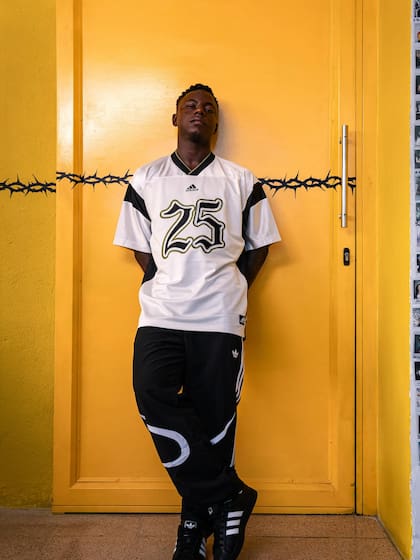 El delantero colombiano de 23 años pasó de publicar guiños a Boca en las redes a desparecer de ellas por un tiempo; llega a Vasco por tres temporadas, con opción a otra.