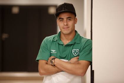 El delantero de Colón de Santa Fe Brian Fernández.