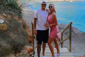 El delantero del Paris Saint Germain recurrió a su cuenta de Instagram para homenajear a su esposa