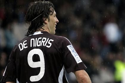 El delantero inició su carrera en Monterrey, en 1999