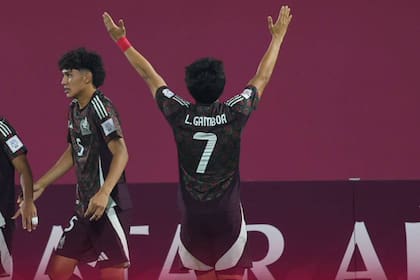 El delantero número 7 méxicano, no tenía goles en la competición hasta este encuentro, donde marcó dos