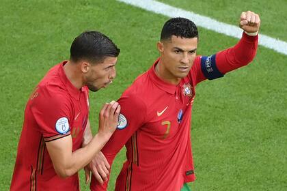 El delantero portugués Cristiano Ronaldo celebra su primer gol durante el partido de fútbol del Grupo F de la UEFA EURO 2020 entre Portugal y Alemania