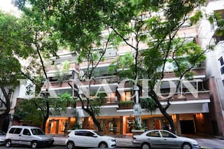 Cómo fue el cambio de dueños del departamento de Adorni de Caballito