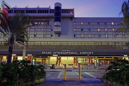 El Departamento de Aviación de Miami-Dade tiene actualmente varias vacantes abiertas para trabajar en el Aeropuerto Internacional de Miami (MIA)