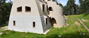 Un estudio confirma que Antoni Gaudí diseñó este extraño chalet geométrico a 1500 metros de altura