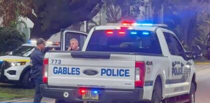 El Departamento de Policía de Coral Gables firmó un acuerdo con el Servicio de Inmigración y Control de Aduanas para capacitar a oficiales para realizar ciertas funciones de control de inmigración