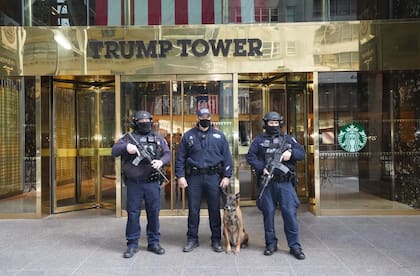 El Departamento de Policía de Nueva York y el Servicio Secreto de EE. UU. se reunirán para discutir las medidas de seguridad en caso de que la Oficina del Fiscal de Distrito de Manhattan presente cargos contra el expresidente Donald Trump esta semana