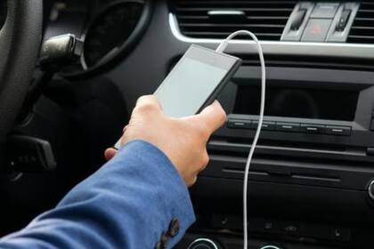 El Departamento de Seguridad de Texas aconseja evitar distracciones al volante durante el Día de Acción de Gracias