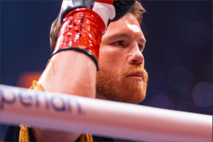 El deportista mexicano que superó a Messi en ganancias se impuso con una victoria a principios de 2025 pero fue derrotado por Crawford en septiembre