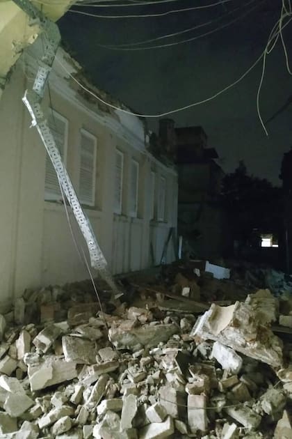 El derrumbe se produjo en la madrugada del martes, y los destrozos se produjeron en el sector antiguo del Hospital Misericorida