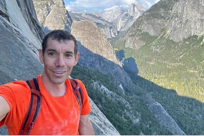 El desafío de Alex Honnold de escalar un edificio de 101 pisos en Taiwán
