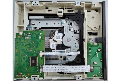 El desafío, en todo caso, está en convertir esto, que es una lectora de CD-ROM real, en algo inteligible