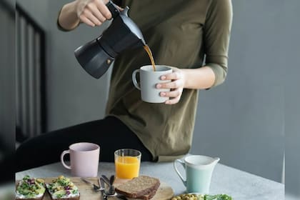 El desayuno es considerado la comida más importante del día, ya que rompe con el ayuno que se mantiene durante la noche (Foto Pexels)