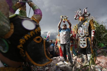 El desentierro del Diablo de Carnaval se representa con un muñeco de trapo y así comienza la fiesta desenfrenada