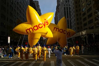 El desfile de Acción de Gracias de Macy's comienza en Manhattan