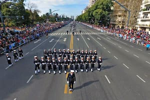 Con 7000 efectivos y 62 aeronaves vuelve a las calles porteñas el desfile militar por el 9 de Julio