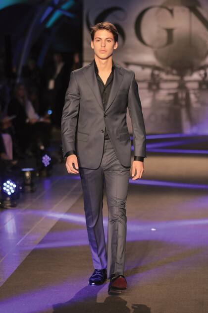 El desfile marcó el debut sobre la pasarela de Benicio Gravier, de 18 años, esquiador y estudiante de Negocios Digitales.