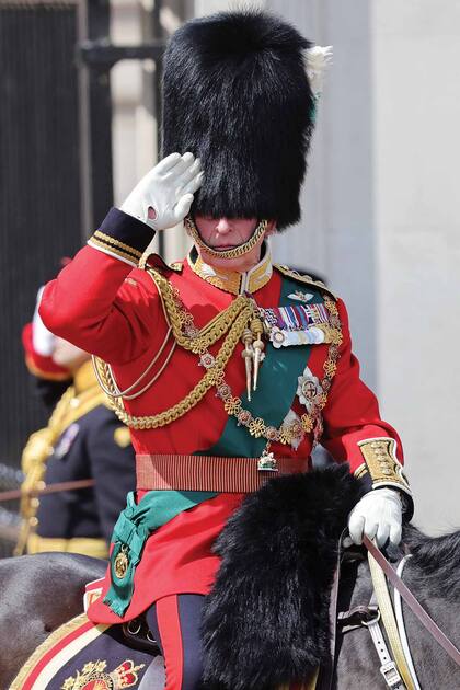 El desfile militar empezó en Buckingham Palace y recorrió toda la avenida The Mall. 