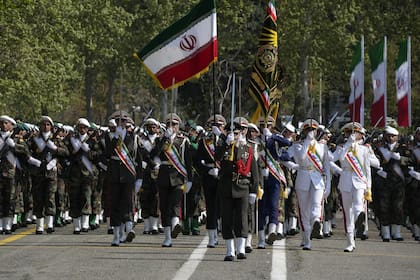 El desfile militar en una base en el norte de Teherán, Irán. (AP/Vahid Salemi)