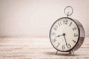 El despertador fue inventado por Levi Hutchins, un relojero estadounidense, en 1787.