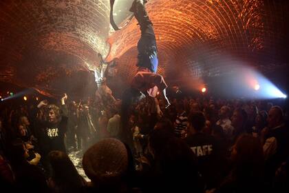 El despliegue en escena de Fuerza Bruta