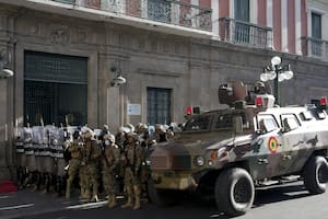 ¿Golpe fallido o autogolpe? Crecen las dudas sobre el levantamiento militar contra el presidente en Bolivia