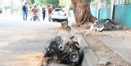 El desprendimiento del motor señala la magnitud del impacto