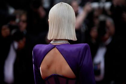 El detalle de la espalda del look elegido por Klementieff