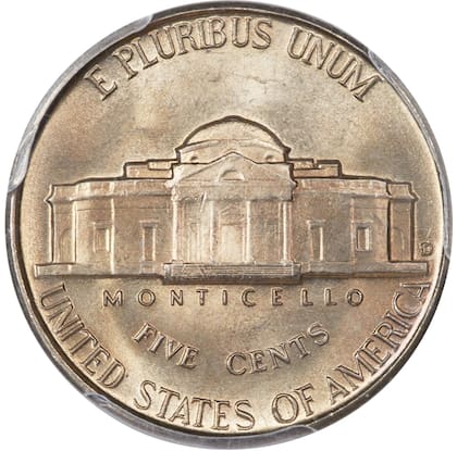 El detalle que hace valiosa a esta moneda se encuentra en la escalera del monumento, ya que contiene los escalones completos del mismo