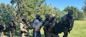 Dos motochorros iniciaron una persecución con la policía y uno de ellos se tiró al Riachuelo para escapar