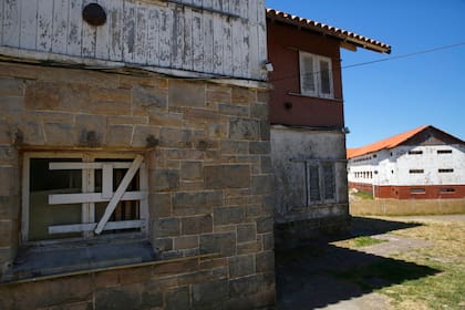 El deterioro de los edificios en el complejo