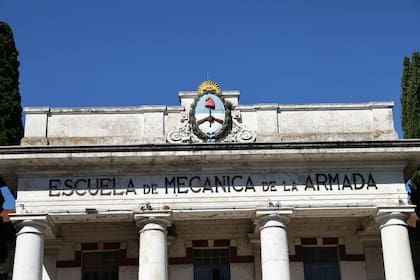 El deterioro del predio de la exESMA, en la avenida del Libertador