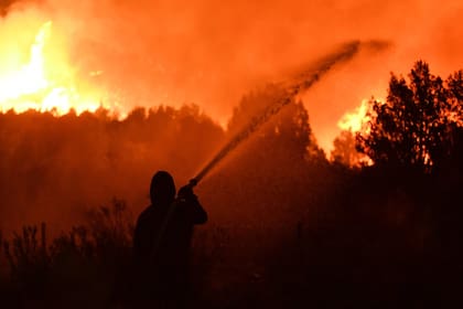 El devastador incendio en Epuyén, este verano