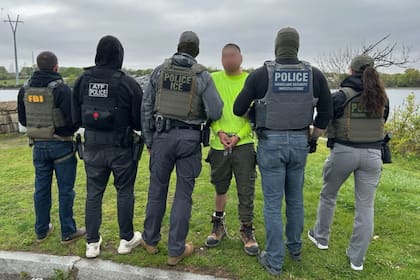 El DHS ejecutó operaciones en varios estados con cientos de arrestos, reforzando la seguridad comunitaria y la aplicación federal de leyes migratorias
