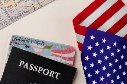 El DHS extiende la protección migratoria para salvadoreños debido a las condiciones críticas en su país