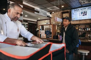 El DHS notificó la revocación del permiso de trabajo a beneficiarios del parole humanitario, lo que afecta a más de 500 mil inmigrantes cubanos, haitianos, venezolanos y nicaragüenses