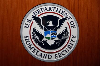 El DHS respondió que el ICE solo está obligado a seguir las leyes federales