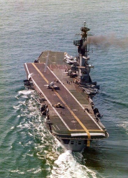 El día 8 de agosto de 1969 el portaviones comenzó a integrar la Armada Argentina con el nombre de A.R.A. 25 de Mayo