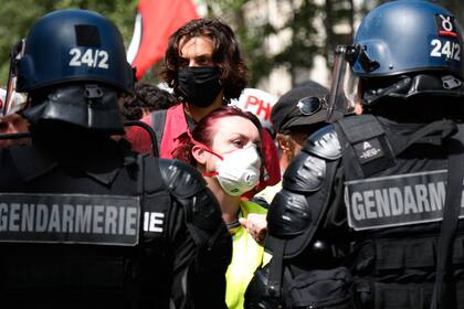 El Día de la Bastilla: disturbios en las calles de París