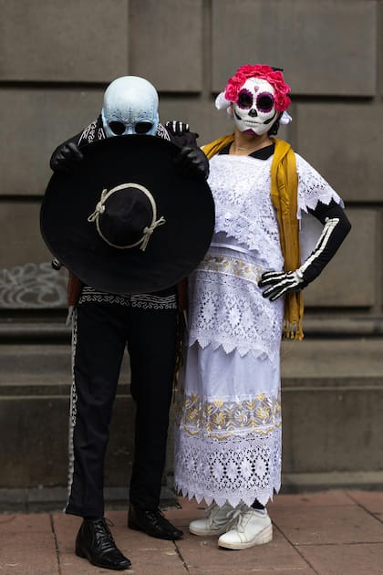 El Día de Muertos y el Día de Todos los Santos son celebraciones diferentes en México (Pexels/Carlos Misael Cruz López)