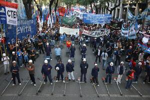 Con reclamos, las organizaciones sociales oficialistas salen a la calle