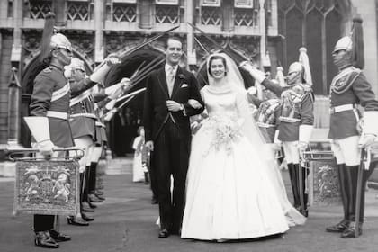 El día de su propio casamiento con Ferguson, el 17 de enero de 1956, en St Margaret, Westminster. Un matrimonio infeliz que duró dieciocho años.