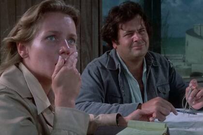 Paul Sorvino y Trish Van Devere, en una escena del film