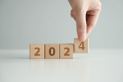 El día del Año Nuevo 2024 será lunes y feriado nacional 