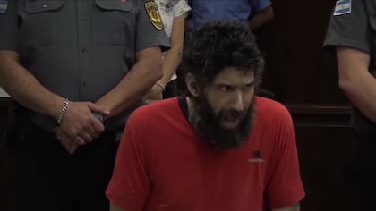 El día en que comenzó el juicio fue desalojado de la sala de audiencias porque no paró de maullar como lo hacen los gatos