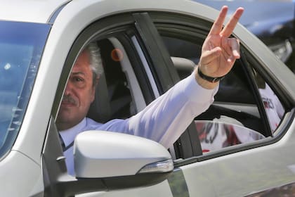 Alberto Fernández condujo su auto hasta el Congreso de la Nación para asumir como presidente el 10 de diciembre de 2019