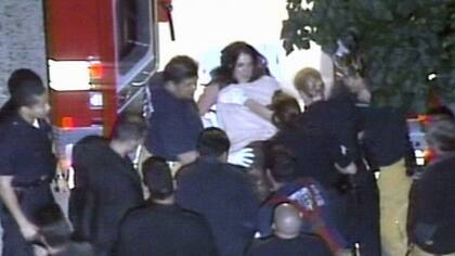 El día que se atrincheró en su casa, Britney después fue llevada en una ambulancia