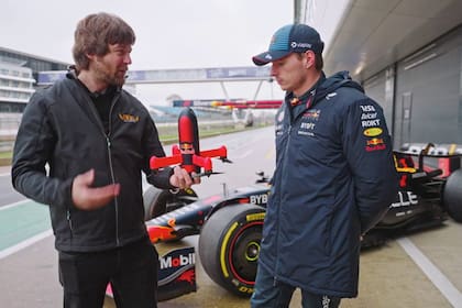 El diálogo entre Hogenbirk y Verstappen, los pilotos neerlandeses del test que generó sensación
